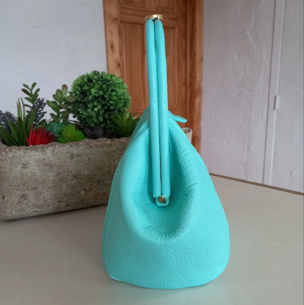 Lou Taylor 1970's, Vintage Frame Style, Top Clip Bag